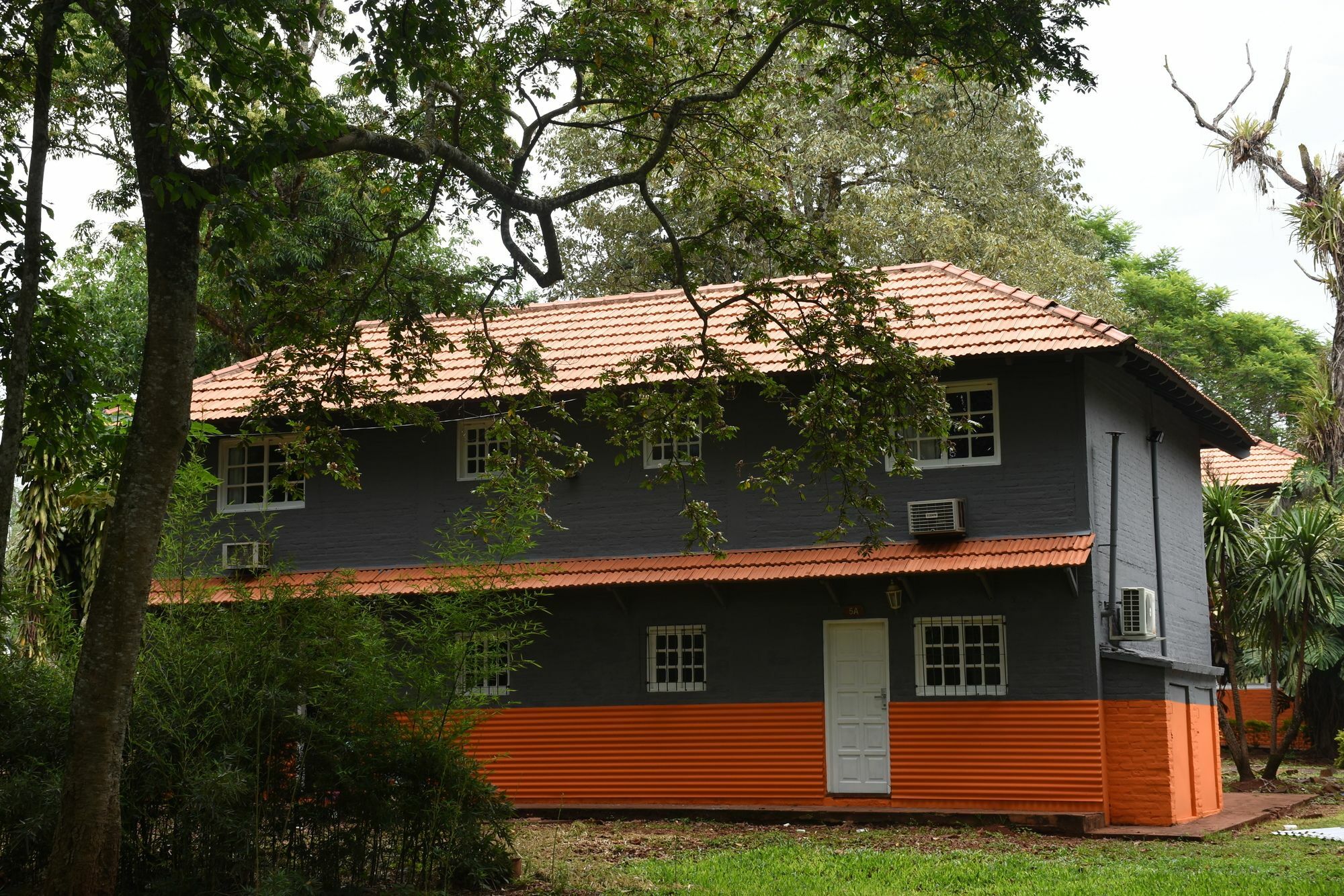 Tangoinn Club Iguazu Party Luxury Hostel Puerto Iguazú Eksteriør billede