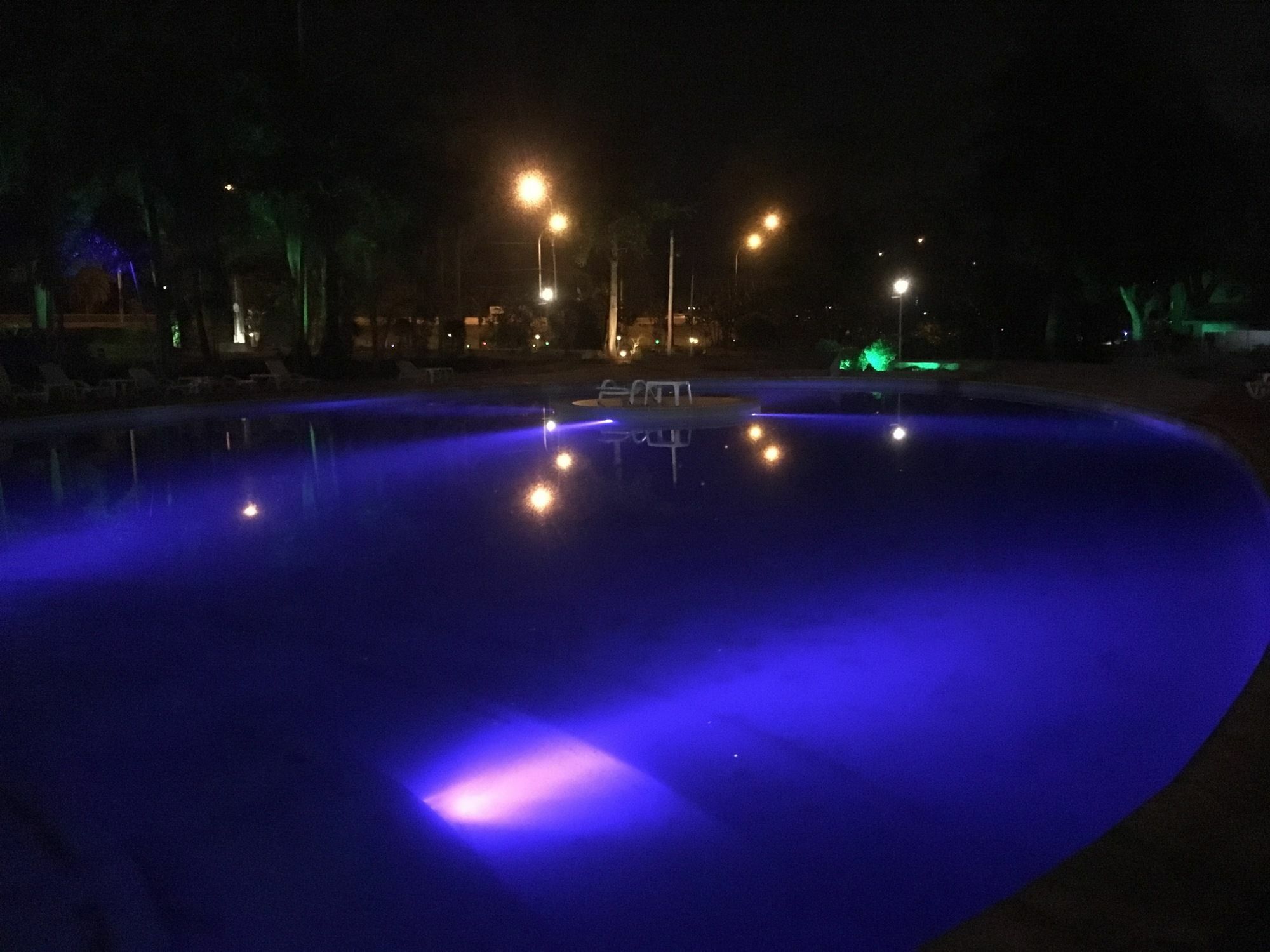 Tangoinn Club Iguazu Party Luxury Hostel Puerto Iguazú Eksteriør billede