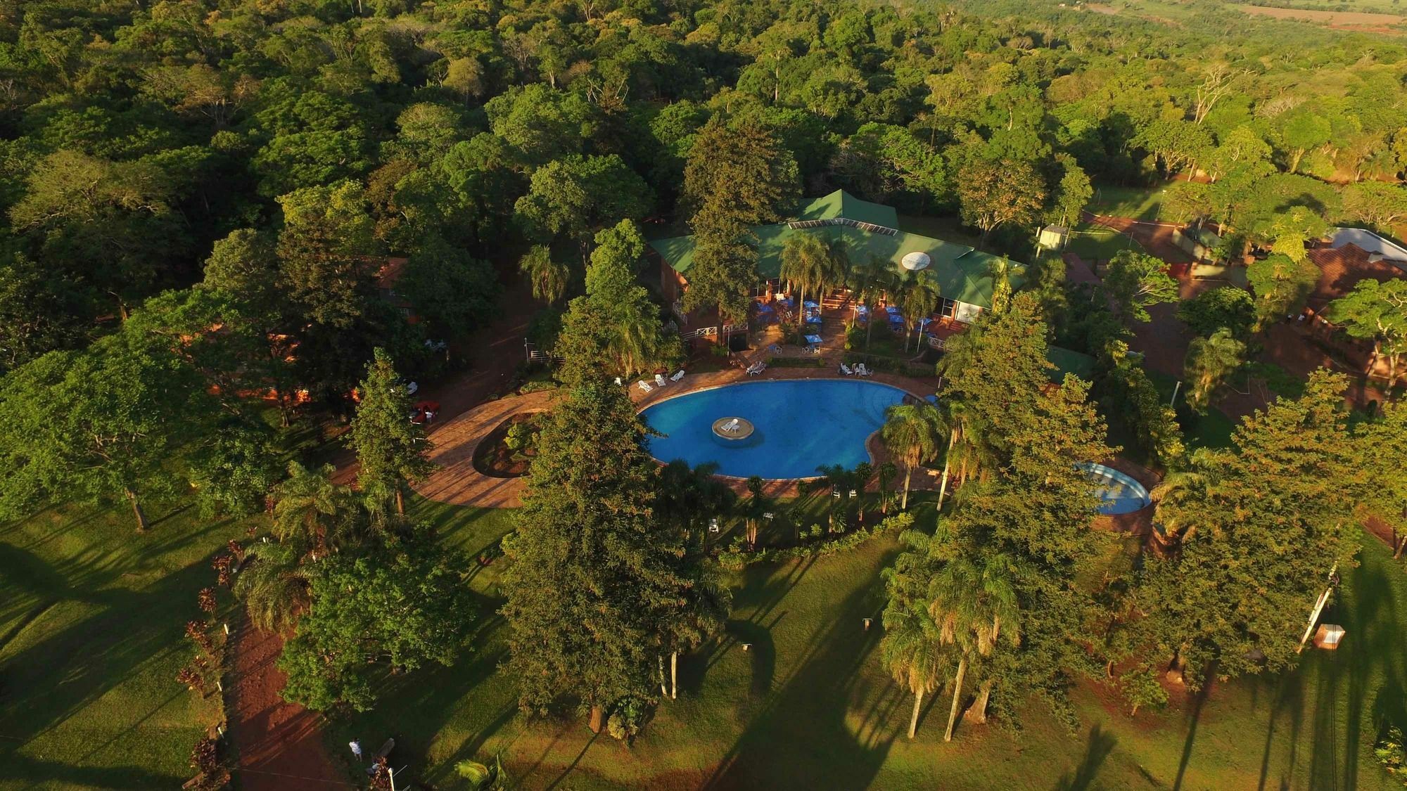 Tangoinn Club Iguazu Party Luxury Hostel Puerto Iguazú Eksteriør billede