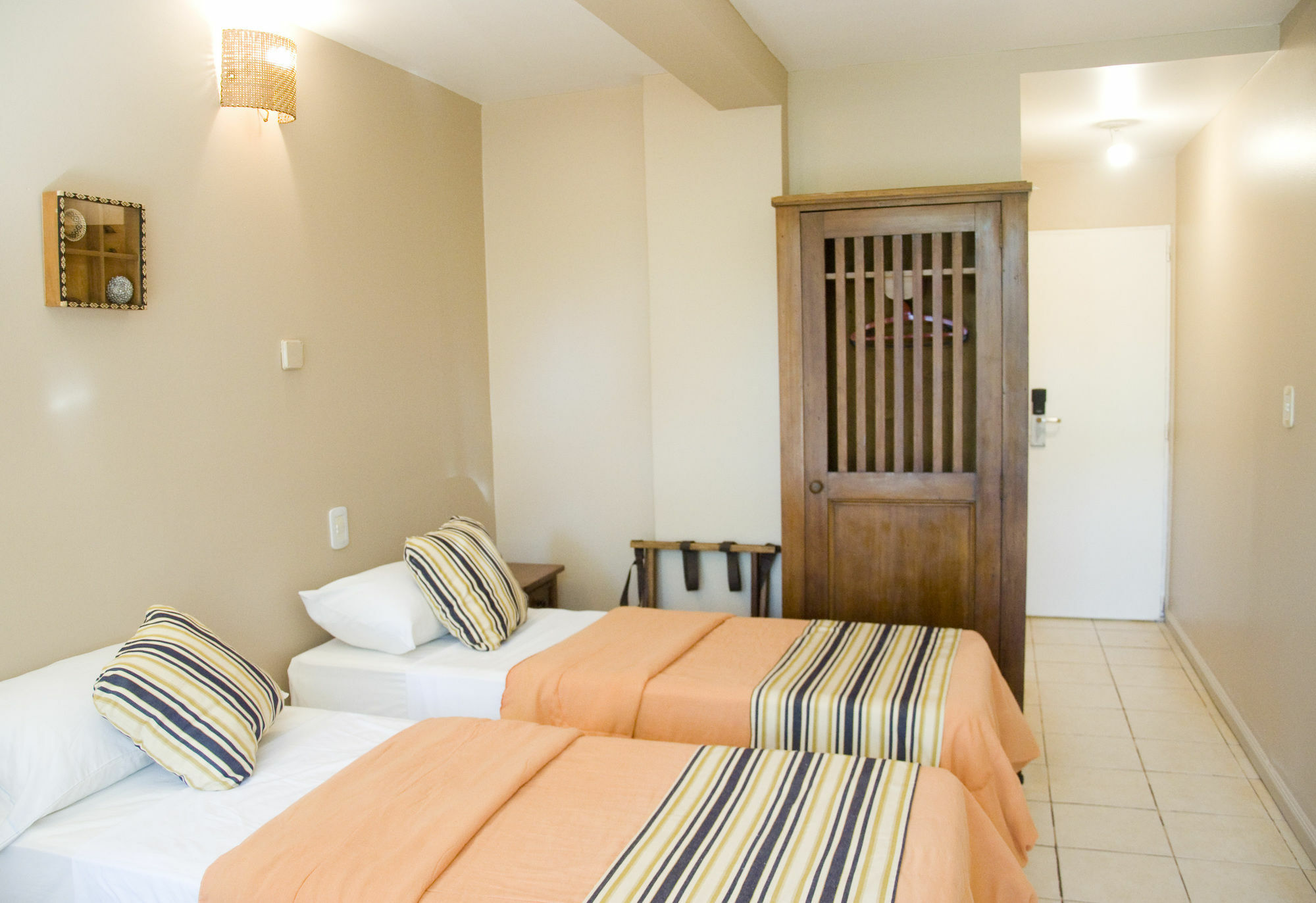 Tangoinn Club Iguazu Party Luxury Hostel Puerto Iguazú Eksteriør billede