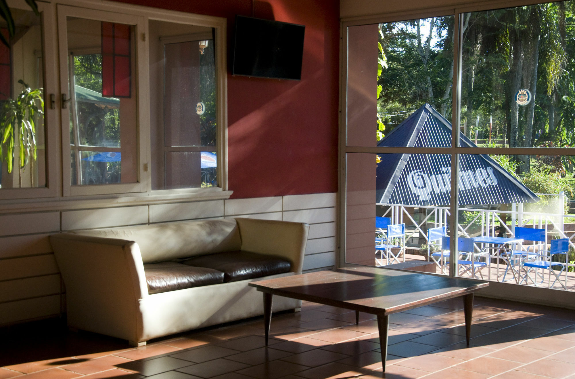 Tangoinn Club Iguazu Party Luxury Hostel Puerto Iguazú Eksteriør billede